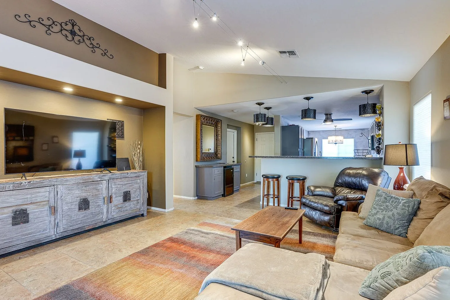 3 bed, 2.0 bath, 1593 sqft, $3,494 — Photo 1