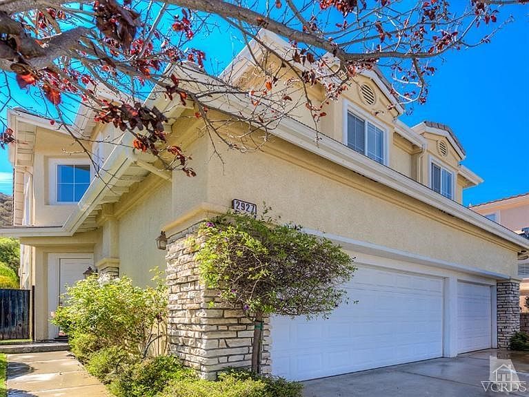 1st image of 2927 Venezia Ln