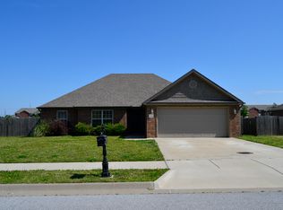 2900 SW Warberry Ave, Bentonville, AR 72713