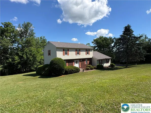 5705 Bel Air Dr, Coopersburg, PA 18036