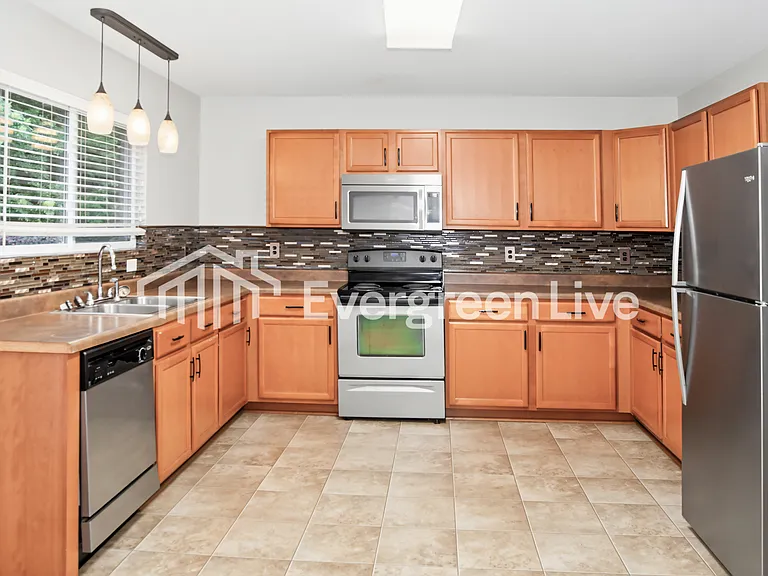 233 Laramie Cir NW — Photo 6