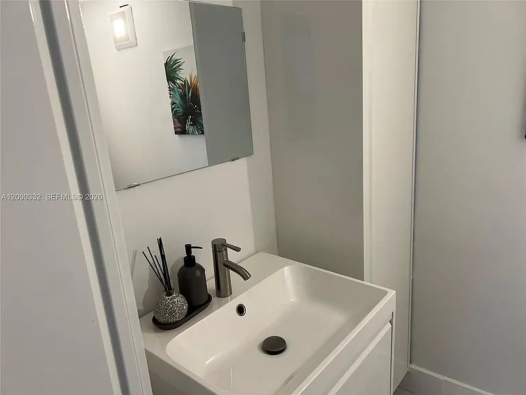 6545 Indian Creek Dr #506 — Photo 12