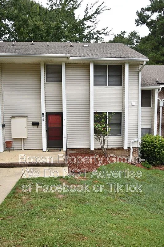 3 bed, 2.5 bath, 1462 sqft, $1,250 — Photo 1