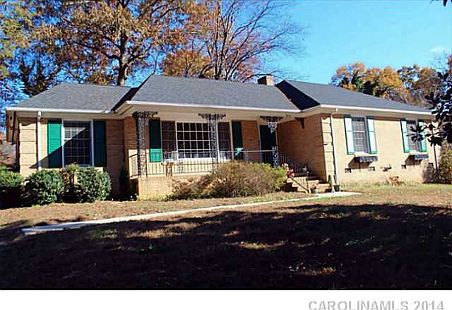 1st image of 1216 Queensgate St