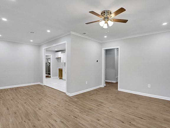 5th image of 3791 Bowen Ave