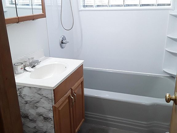 3rd image of 4053 N 91st St Room 1