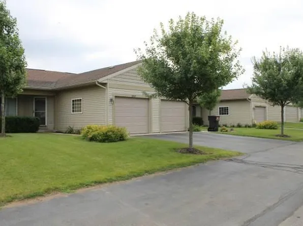 2612 Cascade Place Dr SE, Grand Rapids, MI 49546