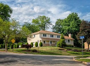 3 Howe Ave, Wayne, NJ 07470