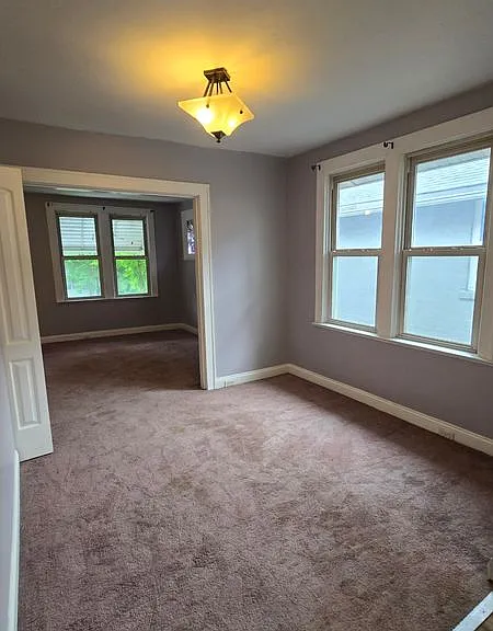 9109 Argyle Ave — Photo 3