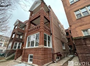 2205 W Iowa St APT 2R, Chicago, IL 60622