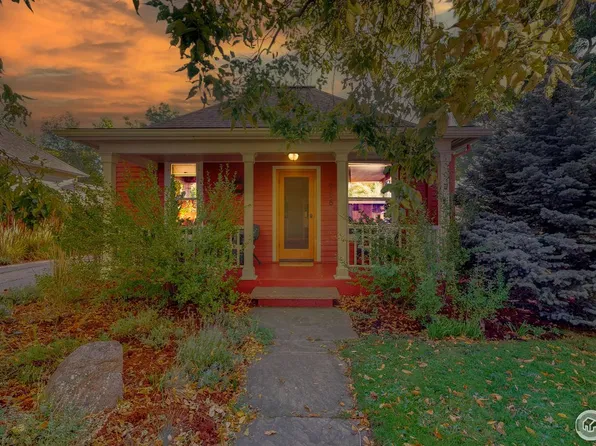 956 5th St, Berthoud, CO 80513