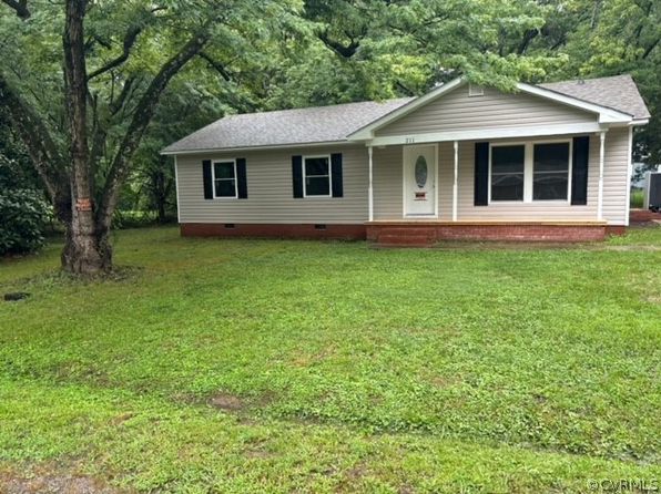 211 Belvidere St, Waverly, VA 23890