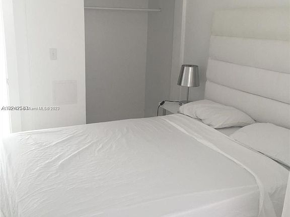 5th image of 801 8th St #204