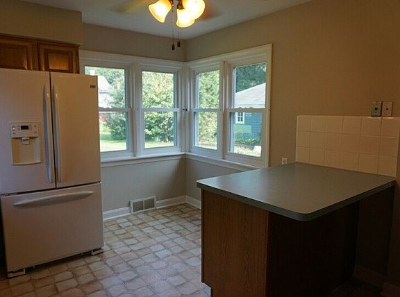 5th image of 605 S Princeton Ave