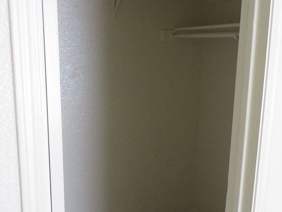 4th image of 2217 Katy Ln APT C