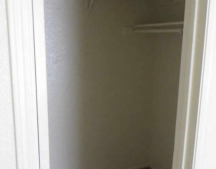 2217 Katy Ln — Photo 4