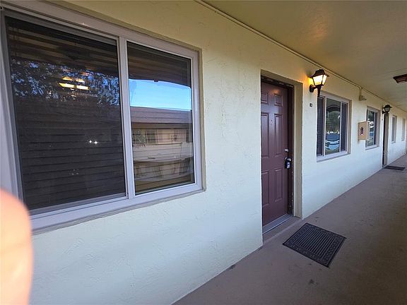 2nd image of 400 OAKRIDGE BOULEVARD #60