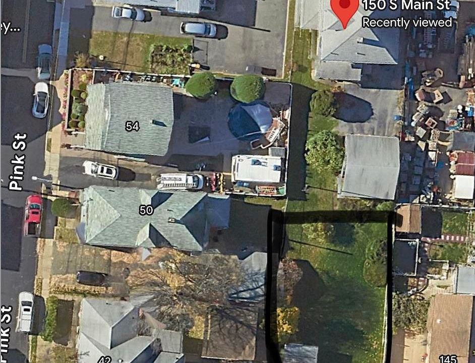 2nd image of Holt St