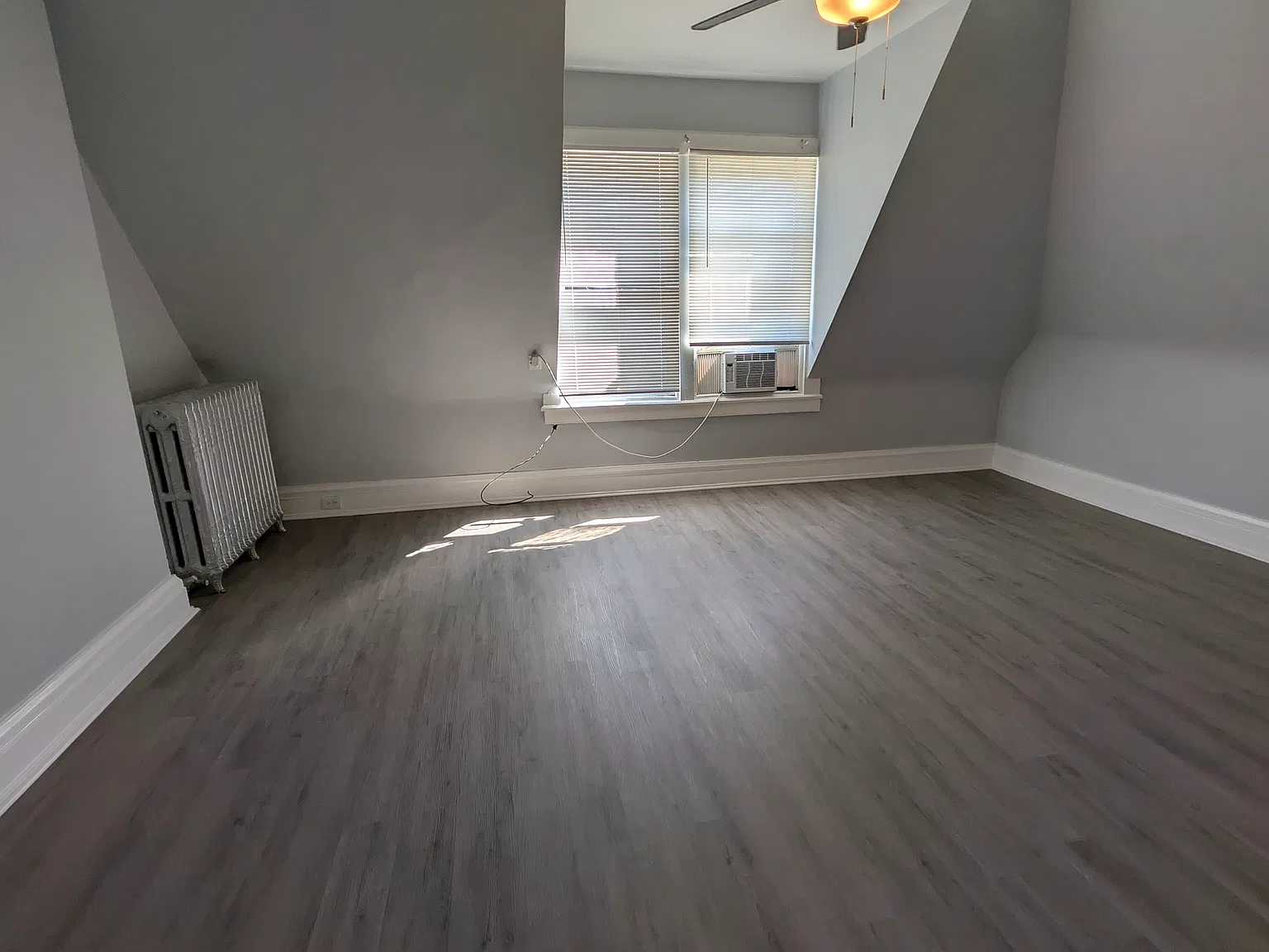 2227 Kemper Ln — Photo 2