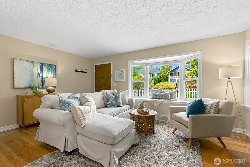 2nd image of 4116 38th Avenue SW