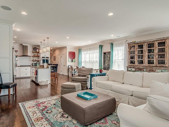 4th image of 1203A Ashwood Ave