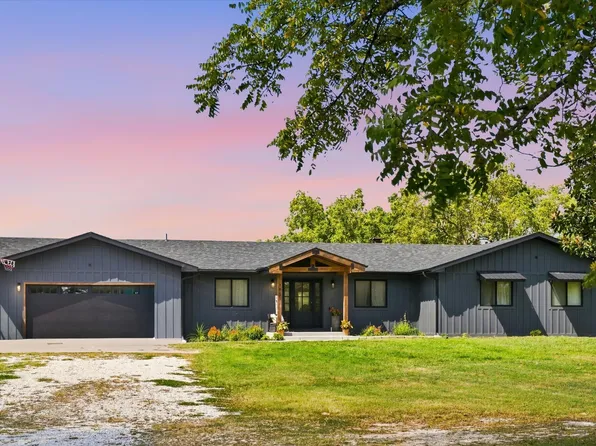 493 Spring Creek Road, Clever, MO 65631