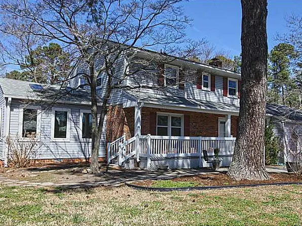 100 Frances Dr, Yorktown, VA 23692