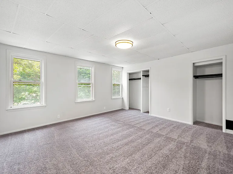 1304 Firth St — Photo 5
