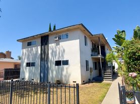 517 S 6th St, Montebello, CA