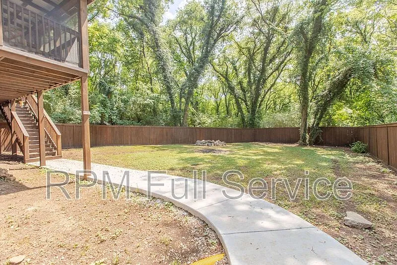 1021 College Ave #B