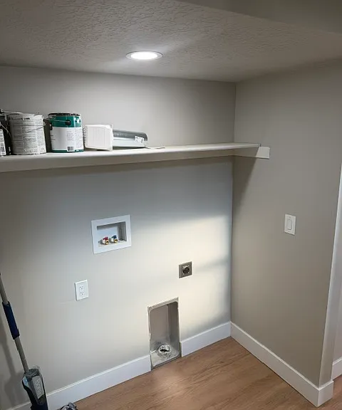 346 Carson Ave — Photo 25