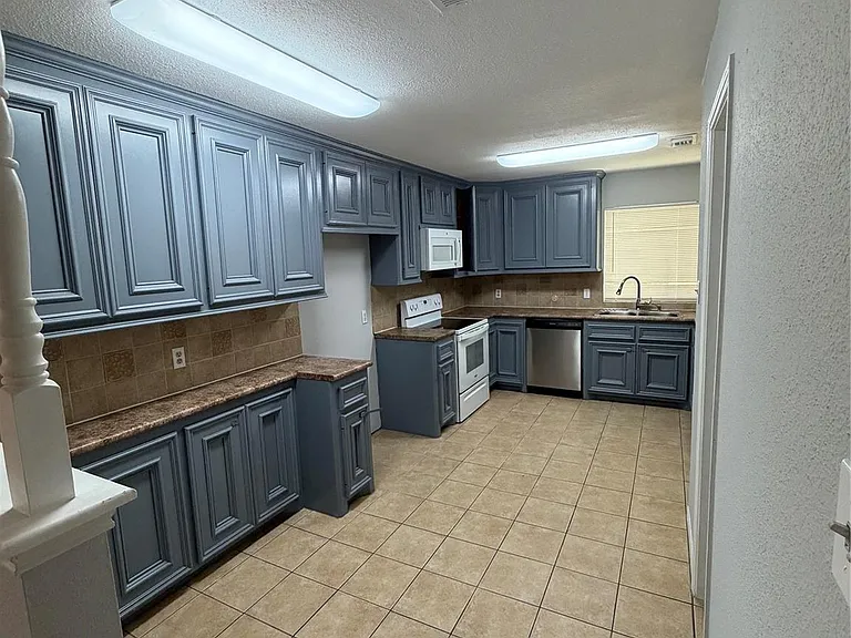 15722 Echo Canyon Dr — Photo 14