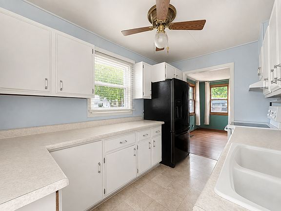 3rd image of 4318 Sheffield Rd