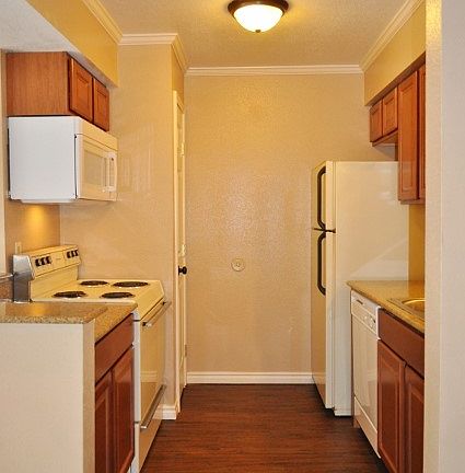 5th image of 904 University Oaks Blvd APT 82