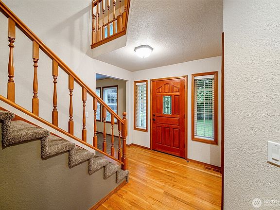 3rd image of 2409 Buckingham Drive SE