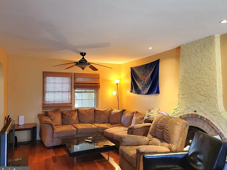 2 Virginia Rd — Photo 4
