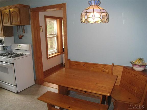 5th image of 7 Brookside Dr
