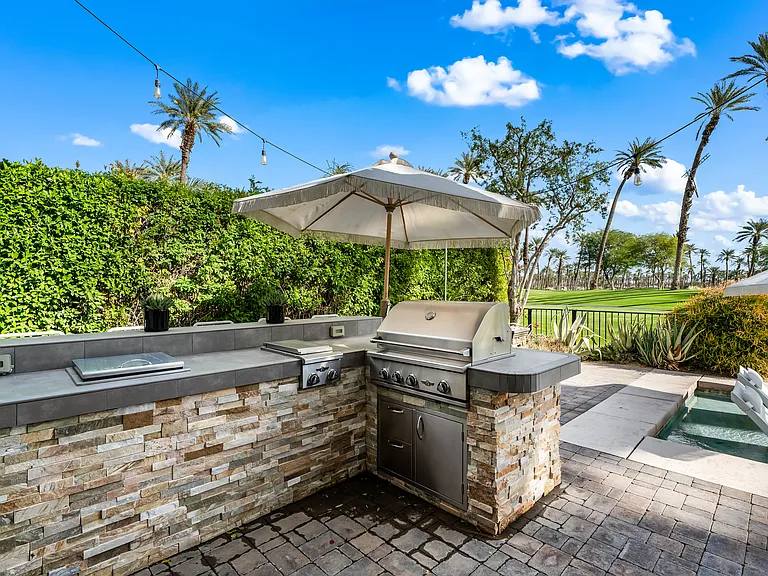 56738 Palms Dr — Photo 40