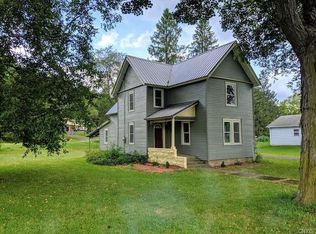 25 Clyde St, Earlville, NY 13332