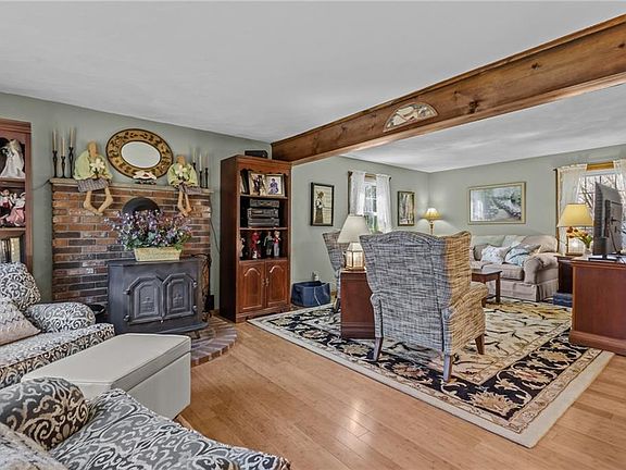 2nd image of 18 Sweetwater Dr