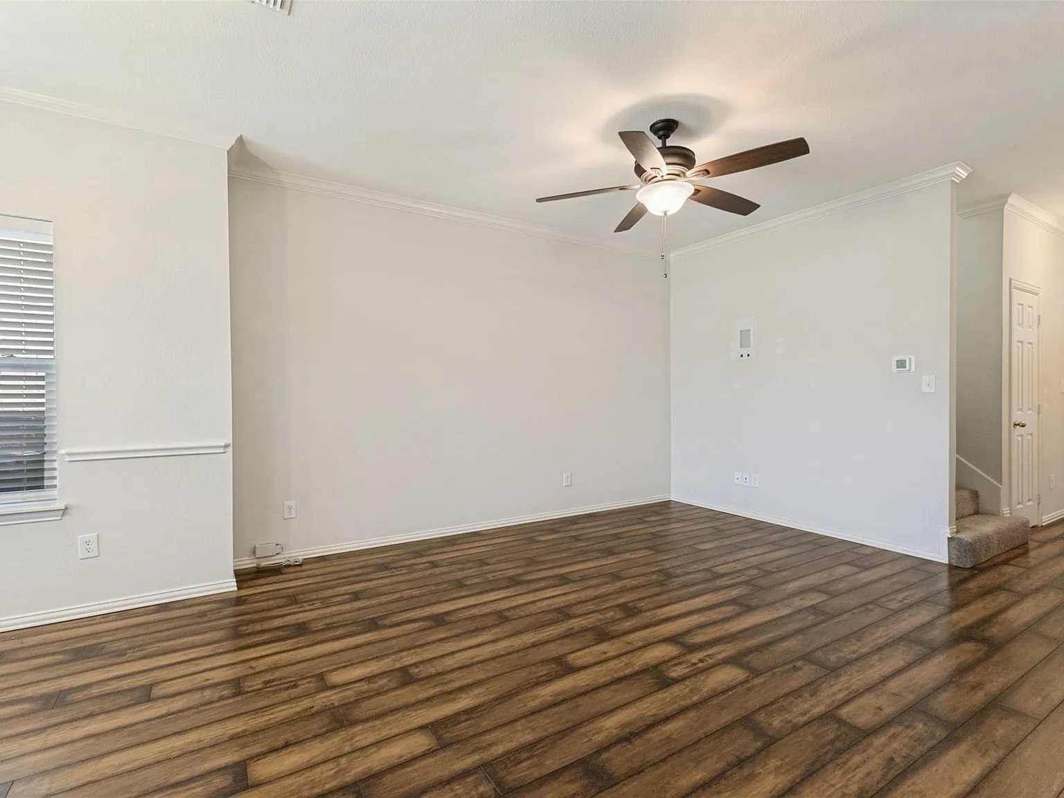 3 bed, 2.5 bath, 1304 sqft, $2,050 — Photo 4