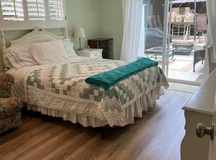 22152 Del Valle St #1, Woodland Hills, CA 91364