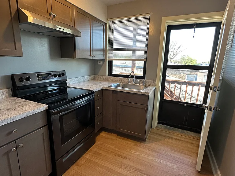 6216 N Whipple St #3E — Photo 7