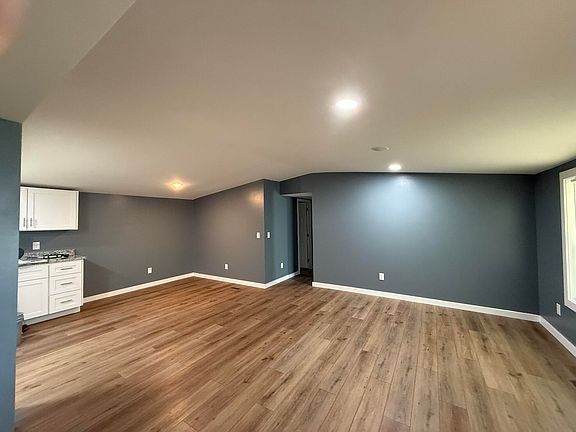 5th image of 171 McAlpine St