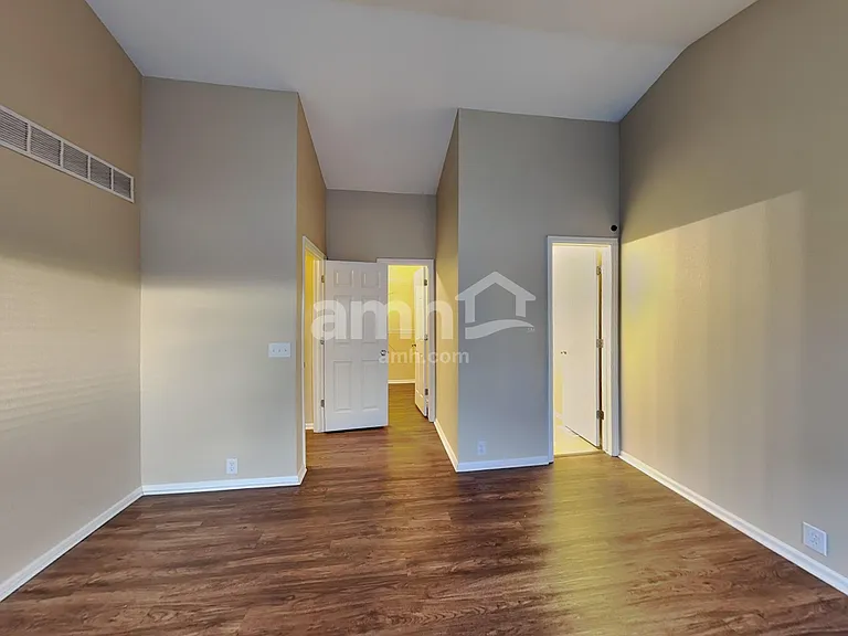 209 Homestead Way — Photo 8