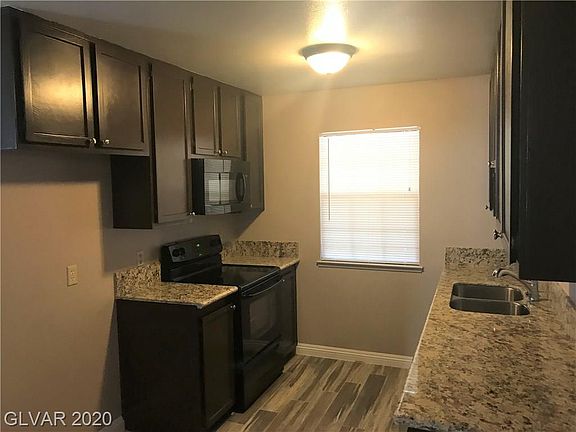 5th image of 2404 La Luna Dr