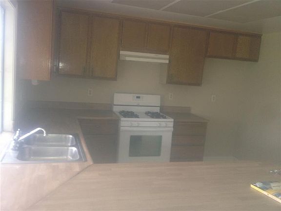 5th image of 2533 N Glenwood Ave
