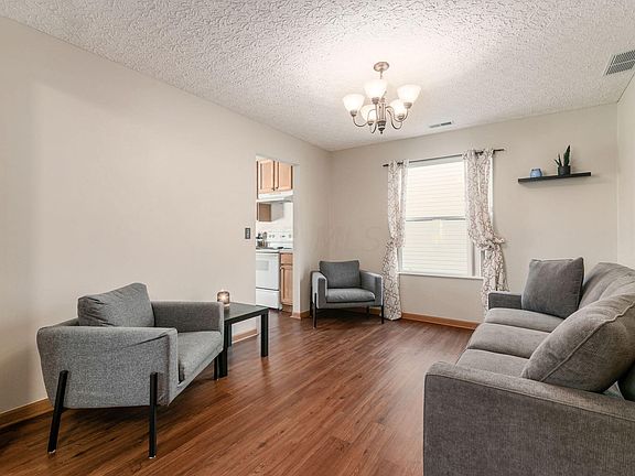 5th image of 3038 Cumberland Woods Dr