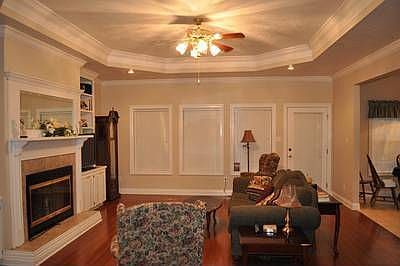 5th image of 823 Chay Dr