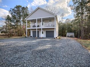 100 Pinetop Rd, Topping, VA 23169